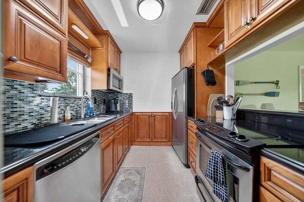262 Se Monterey Avenue - Photo 32
