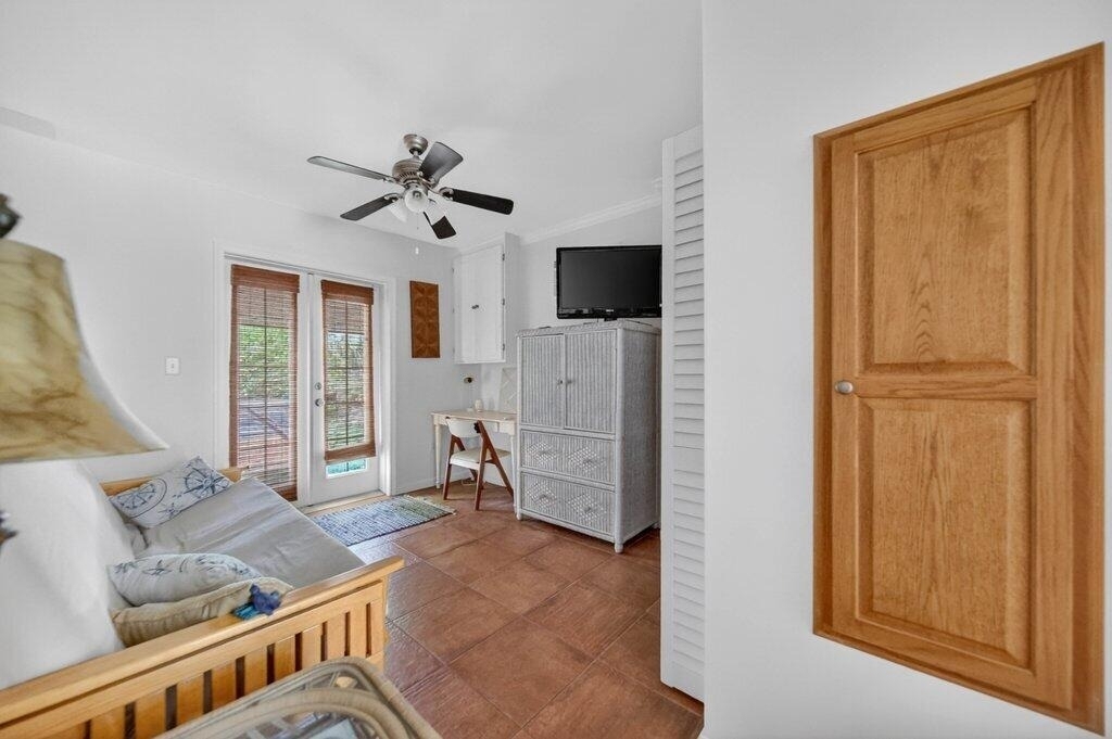 262 Se Monterey Avenue - Photo 24