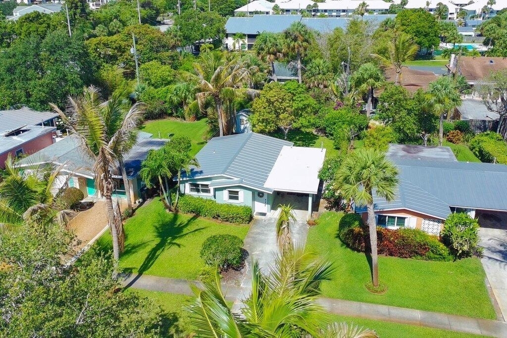262 Se Monterey Avenue - Photo 4
