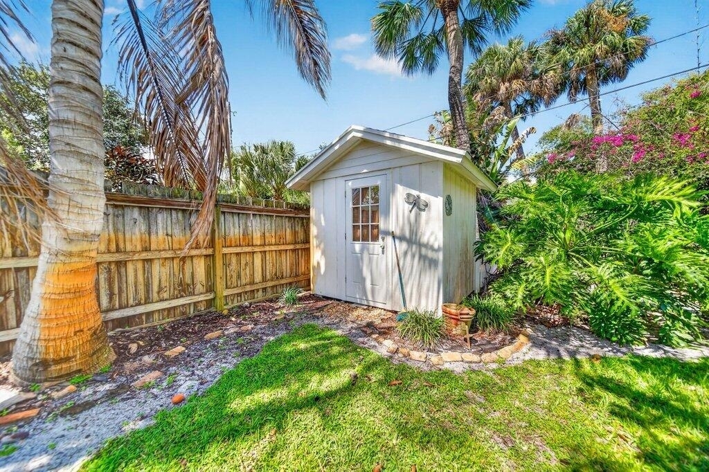 262 Se Monterey Avenue - Photo 41