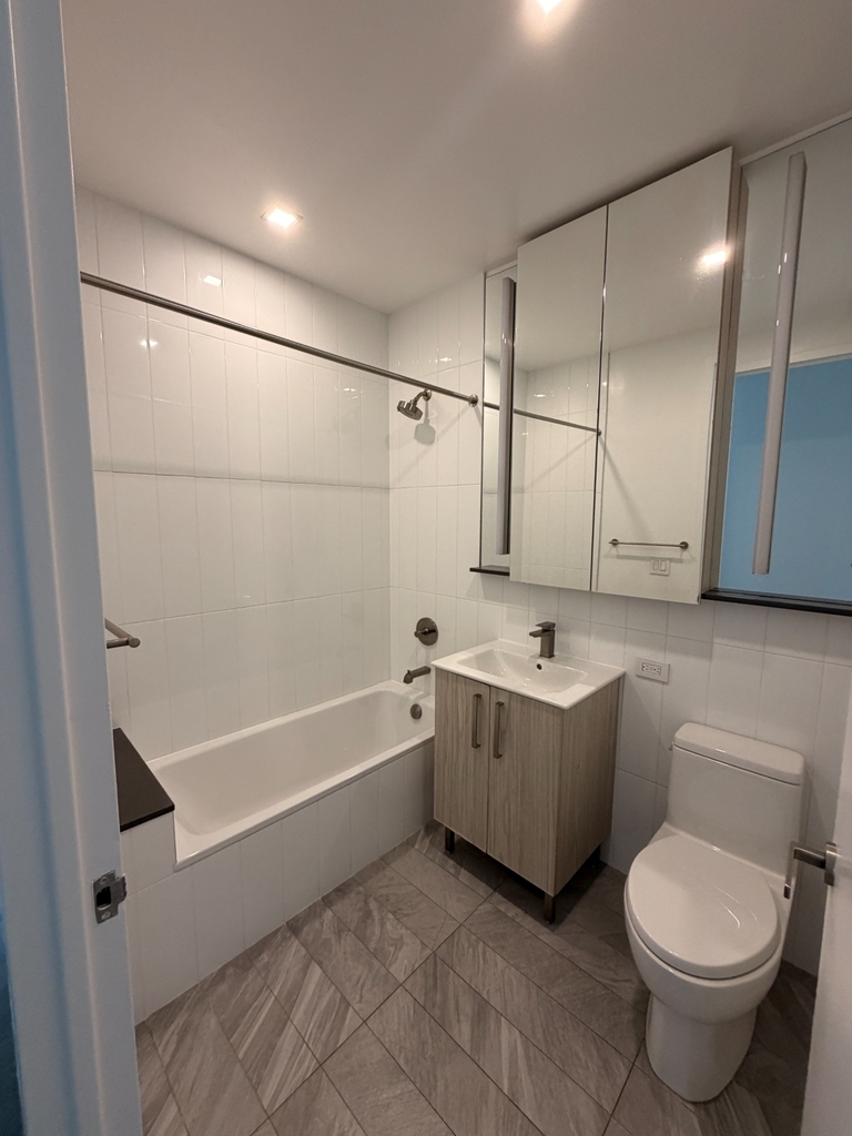West 47th Street - Photo 4