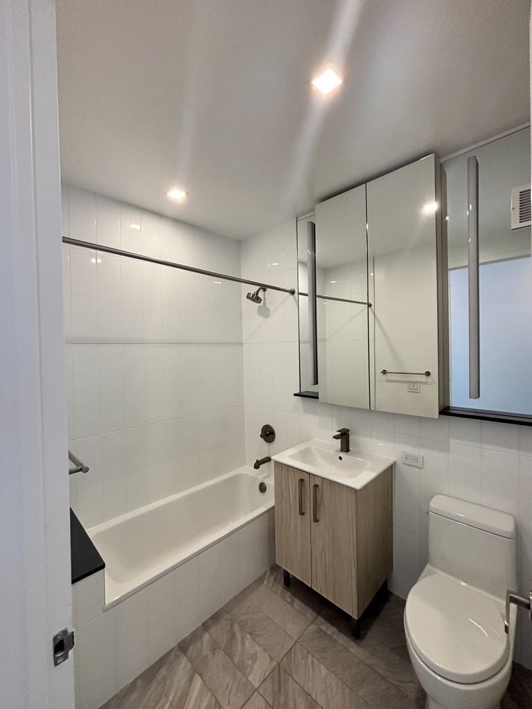 West 47th Street - Photo 7