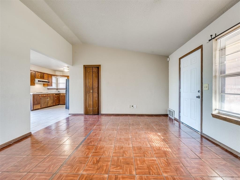 837 Briarlane Road - Photo 1