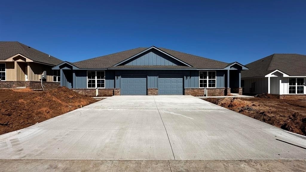 1701 W Creek Drive - Photo 0