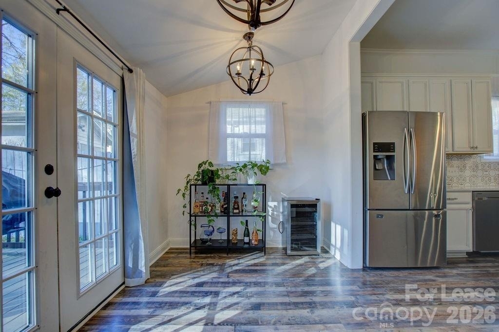 419 N East Avenue - Photo 9