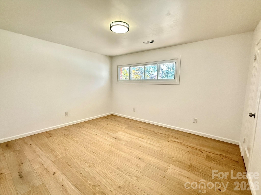 541 E Woodlawn Road - Photo 7