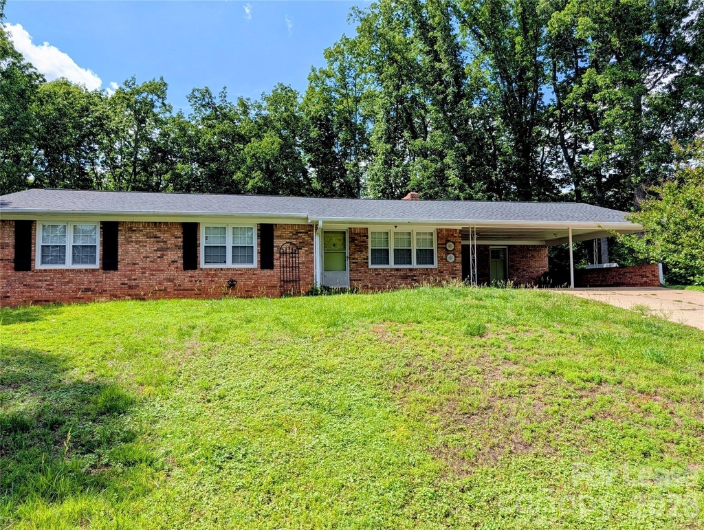 105 Ridgewood Lane - Photo 0