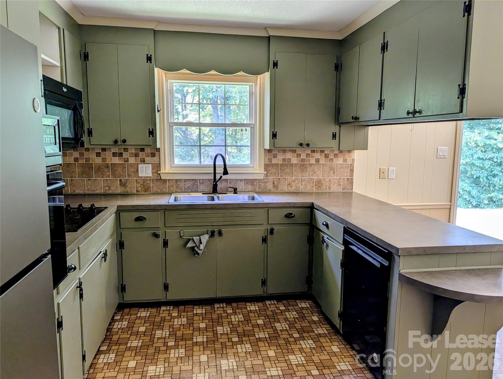 105 Ridgewood Lane - Photo 3