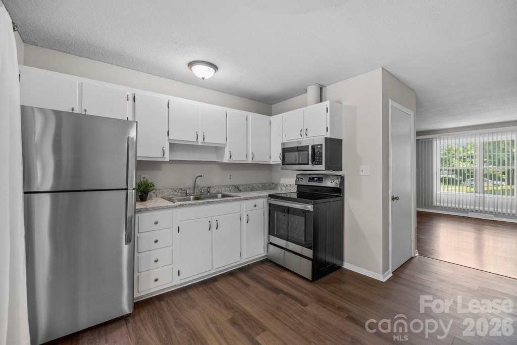 3315 Erskine Drive - Photo 11