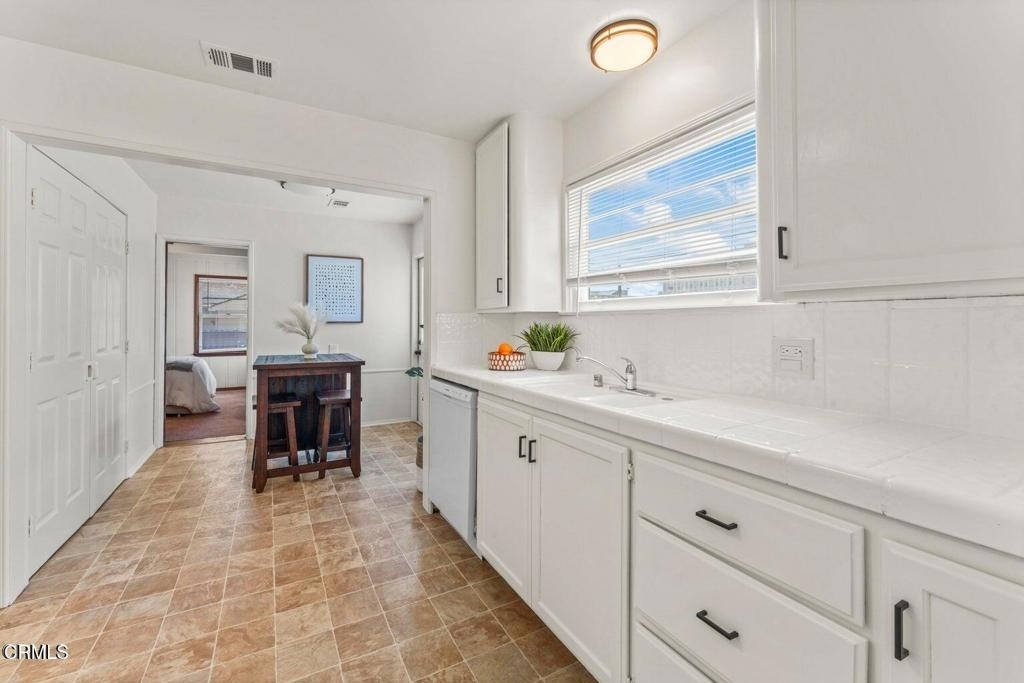 130 Virginia Drive - Photo 5