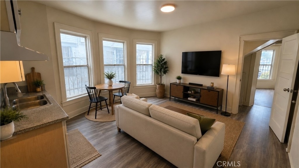 1021 W 25th Street - Photo 9