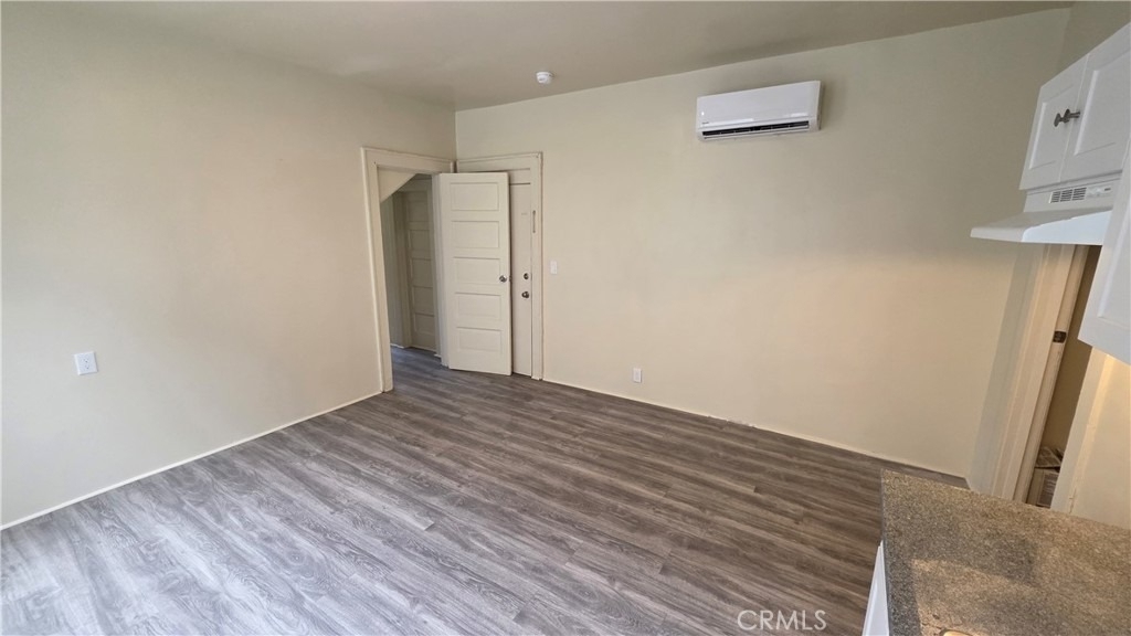 1021 W 25th Street - Photo 7