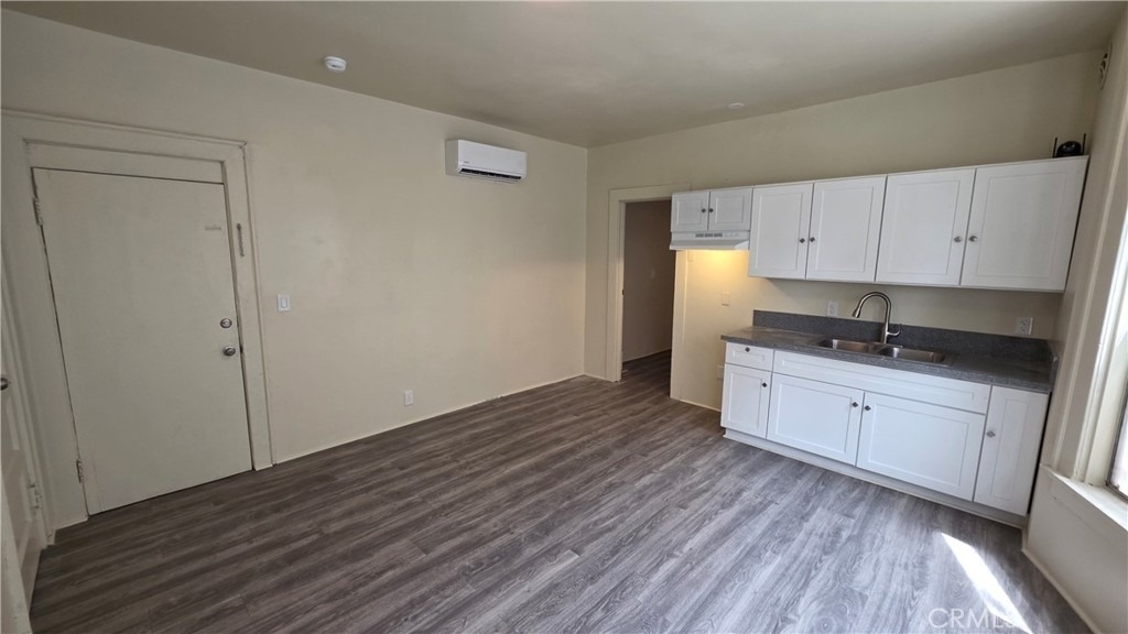 1021 W 25th Street - Photo 6