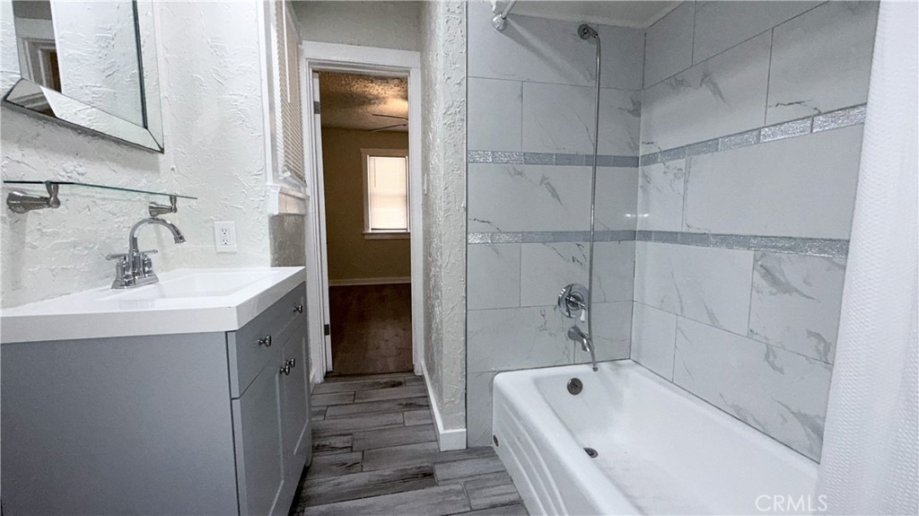 5023 Bakman Avenue - Photo 13