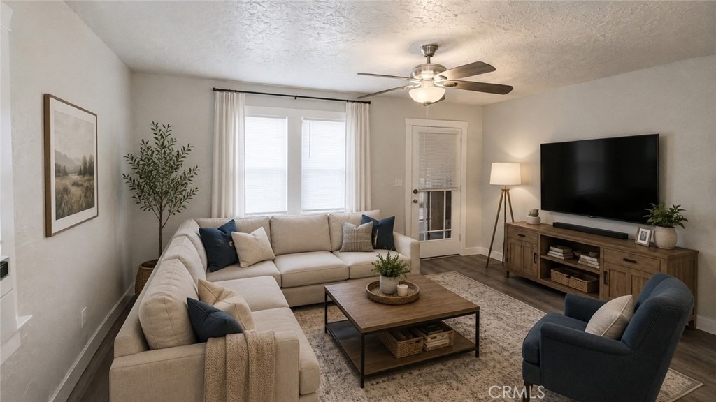 5023 Bakman Avenue - Photo 2