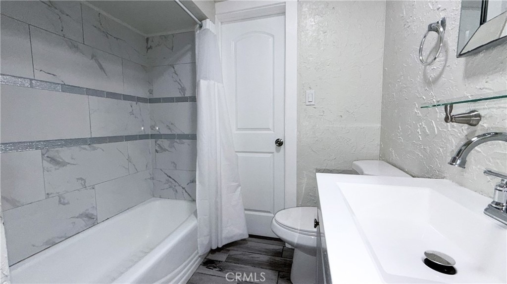 5023 Bakman Avenue - Photo 14
