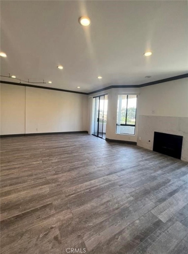 13920 Moorpark - Photo 1