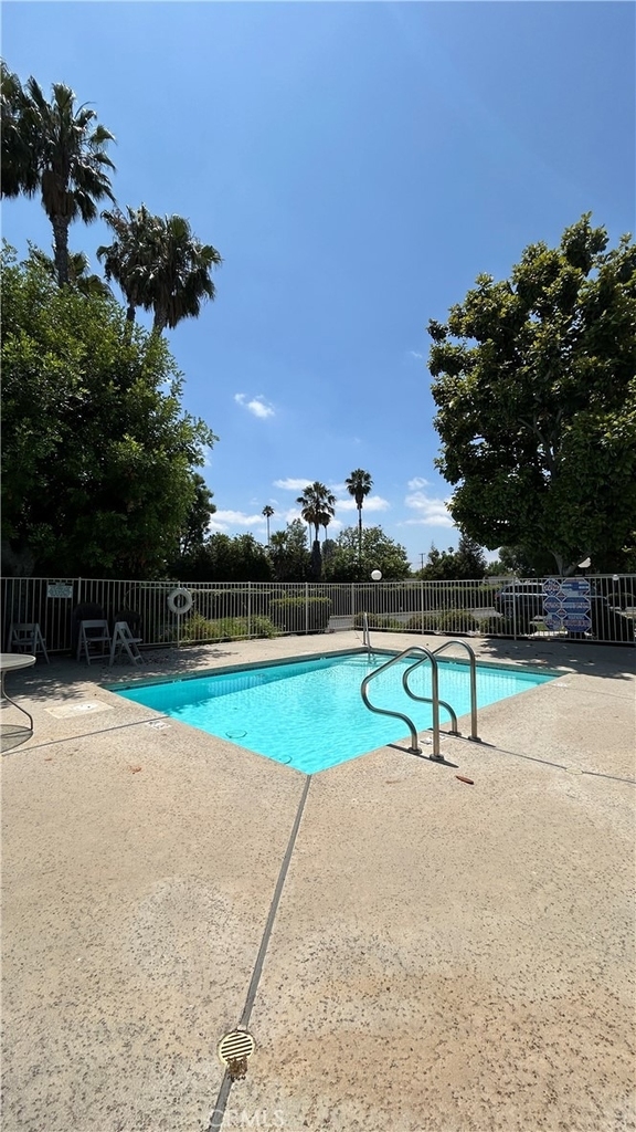 7025 Glade Ave - Photo 12