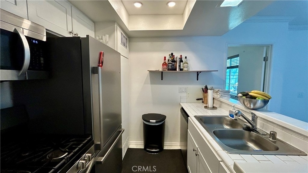 7025 Glade Ave - Photo 4