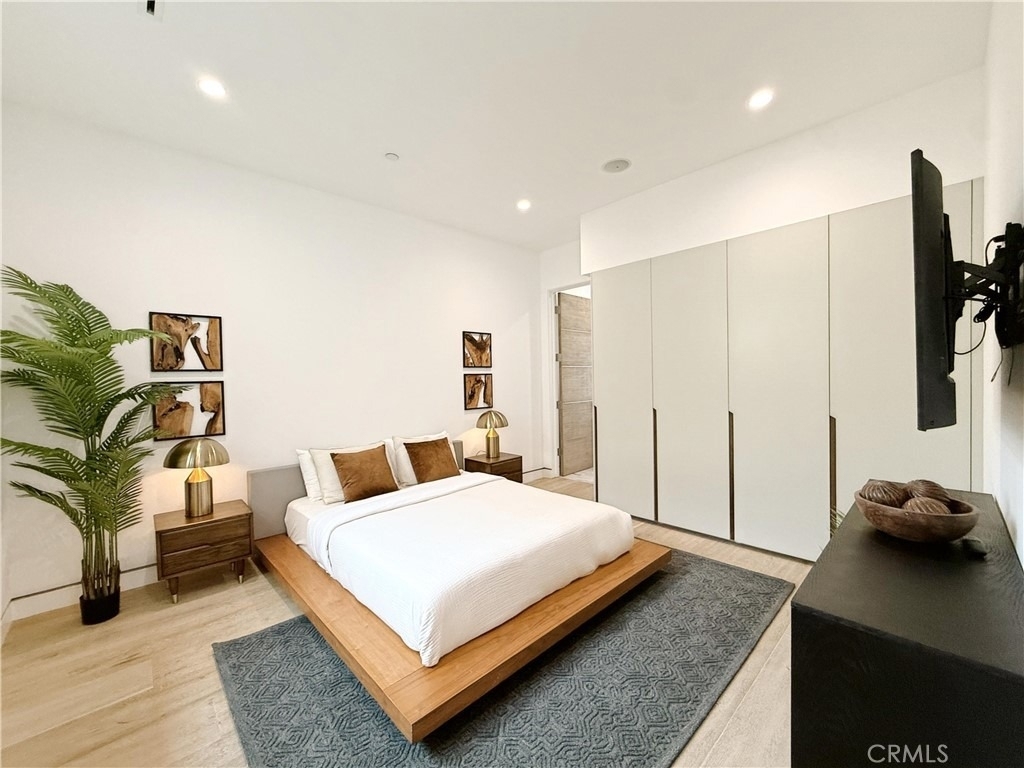 415 N Martel Avenue - Photo 27