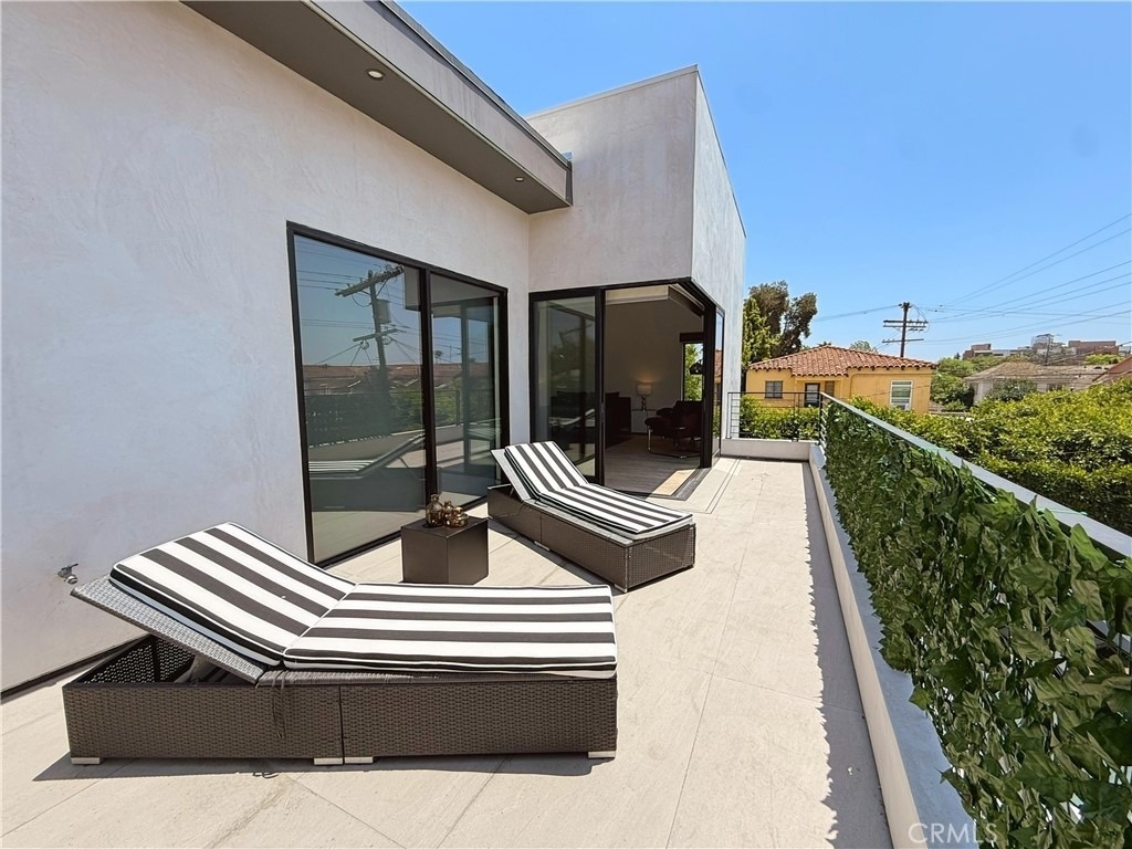 415 N Martel Avenue - Photo 25