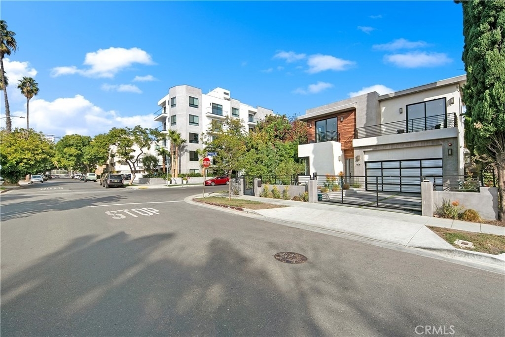 454 S Holt Avenue - Photo 1