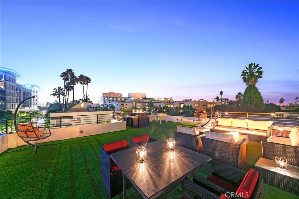 454 S Holt Avenue - Photo 16
