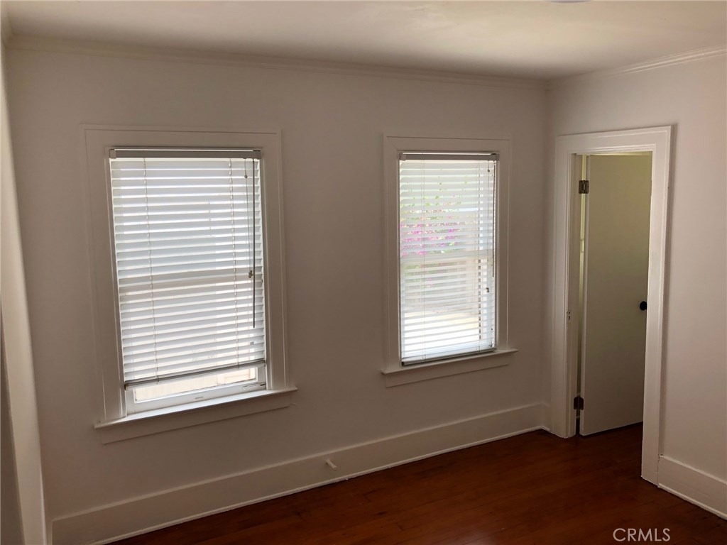 1085 Loma Drive - Photo 5