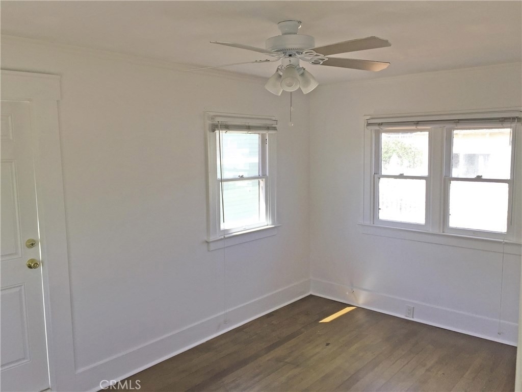 1085 Loma Drive - Photo 6