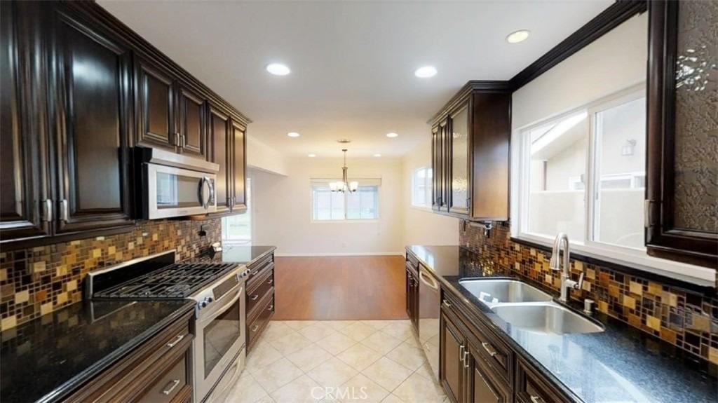 239 Albert Place - Photo 2