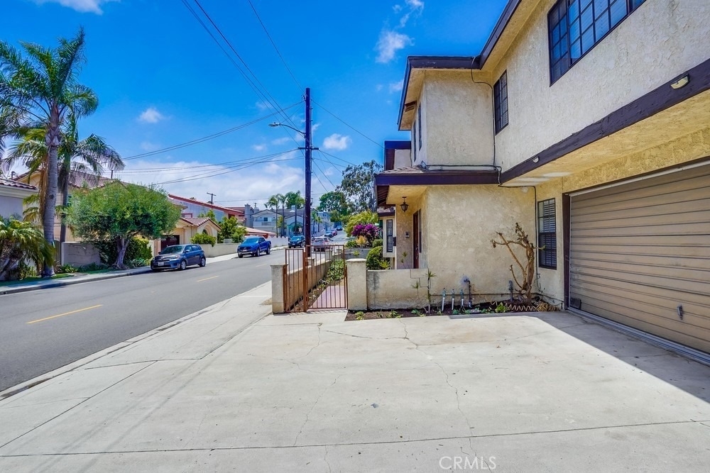 1307 Mackay Lane - Photo 3
