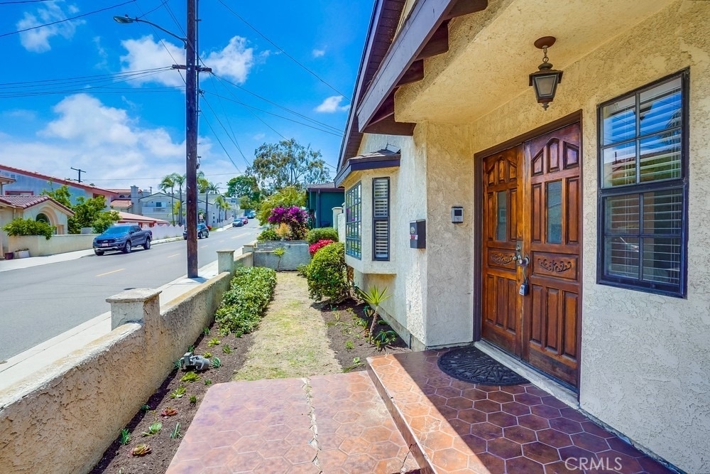 1307 Mackay Lane - Photo 4