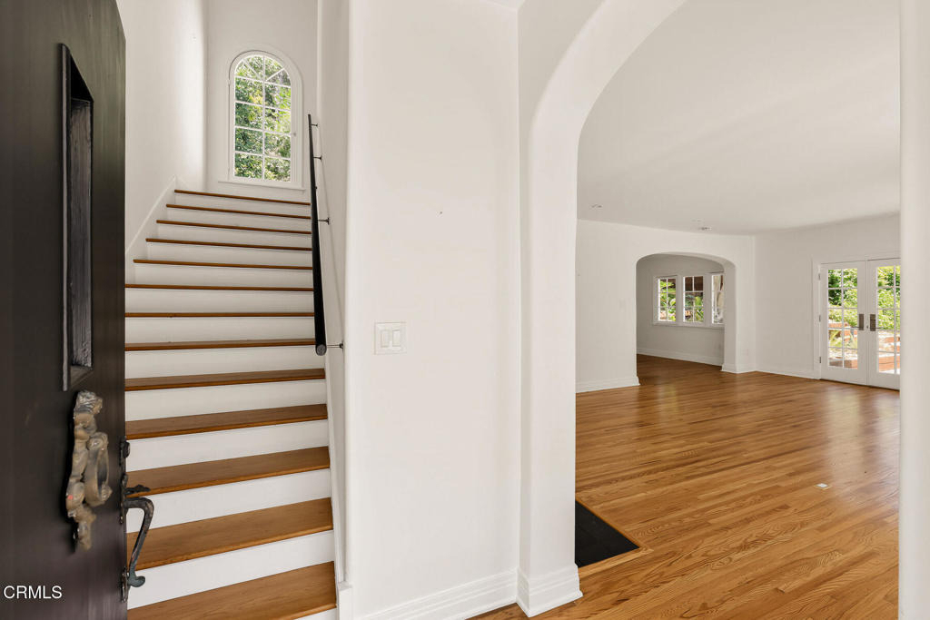 1323 Indiana Avenue - Photo 5