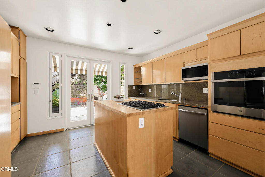 1323 Indiana Avenue - Photo 10