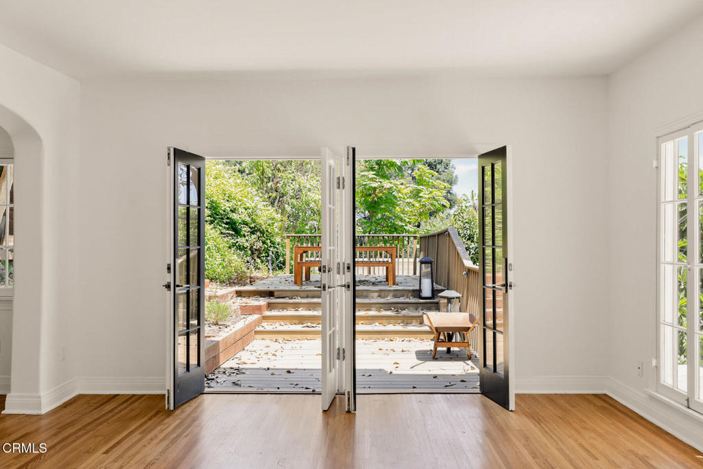 1323 Indiana Avenue - Photo 8