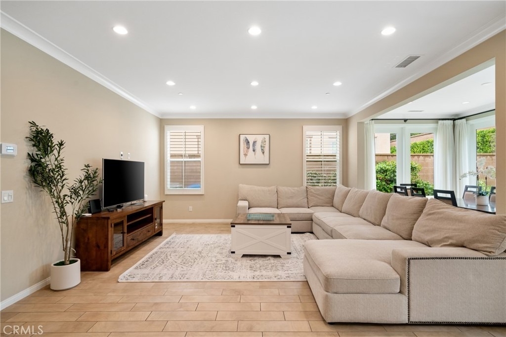 61 Crestwick - Photo 1