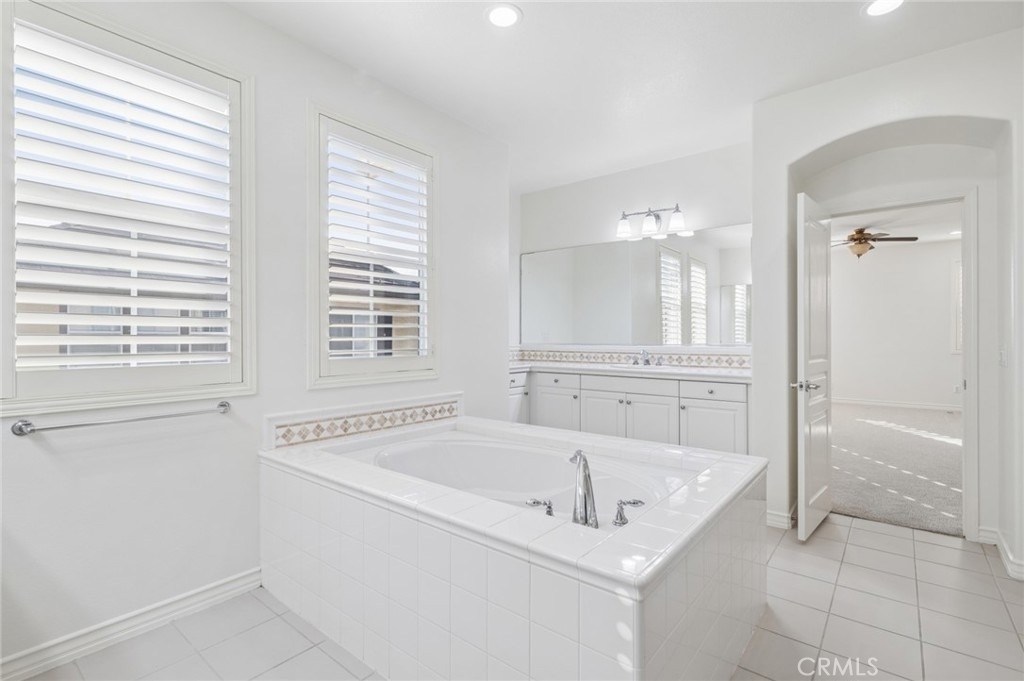 27 Daphne - Photo 26