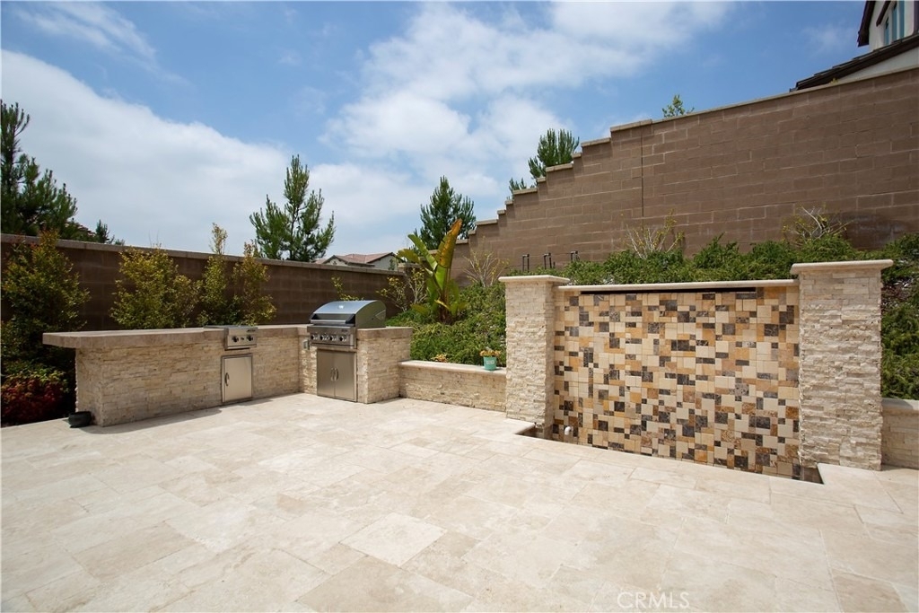 101 Ovation - Photo 18