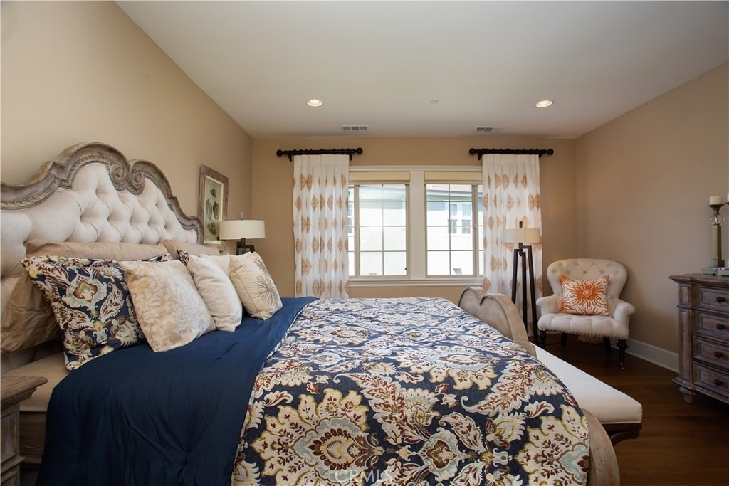 4731 Oceanridge Drive - Photo 11