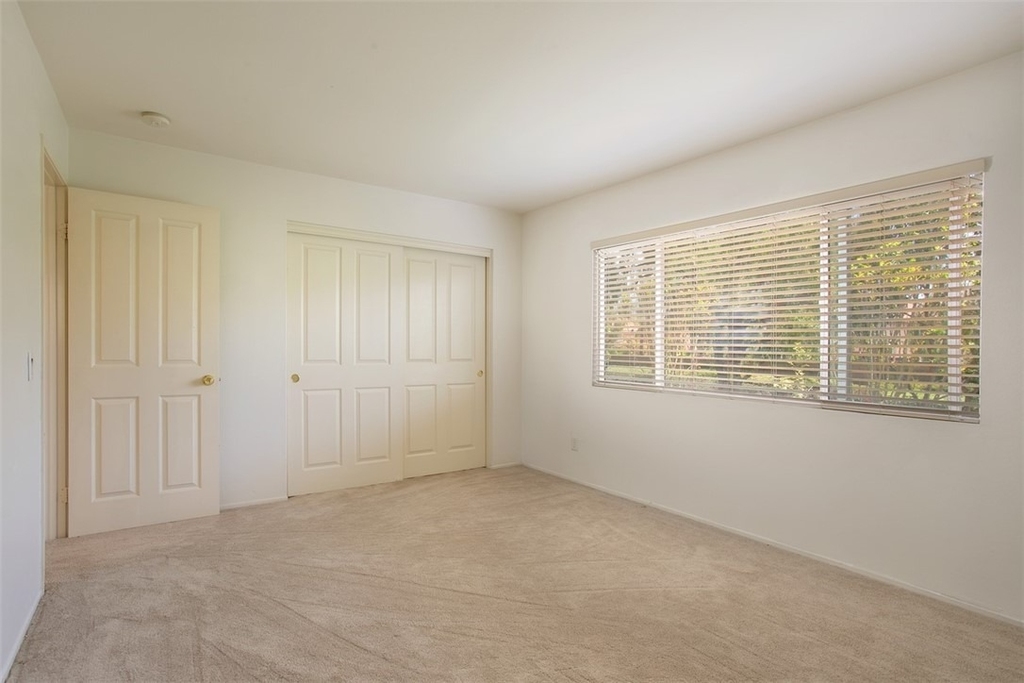 52 Willowhurst - Photo 14