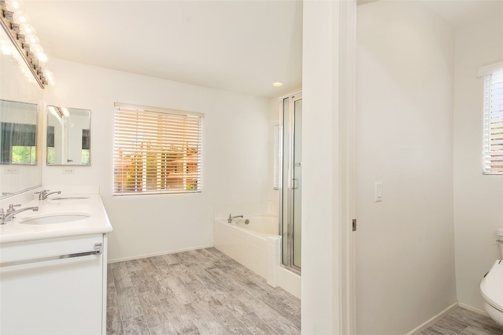 52 Willowhurst - Photo 8