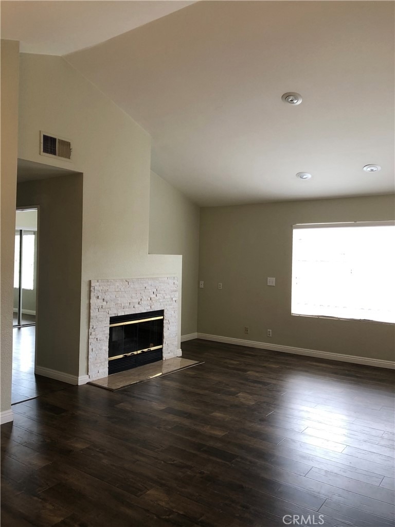 21897 Southgate - Photo 4