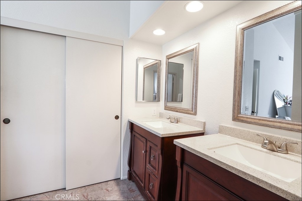 18 Parkwood - Photo 12