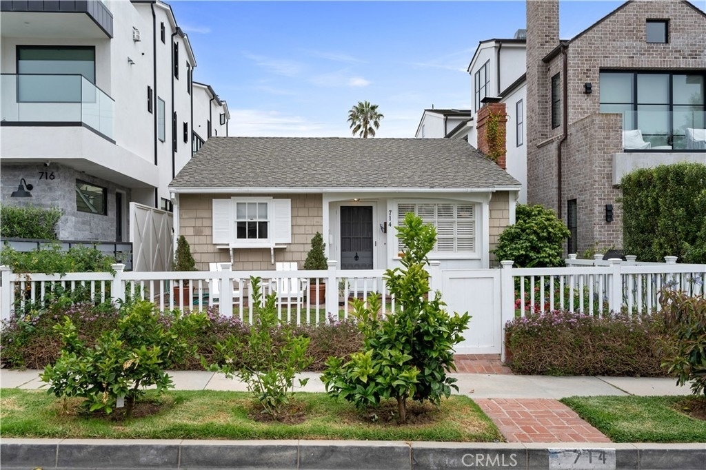714 Heliotrope - Photo 3