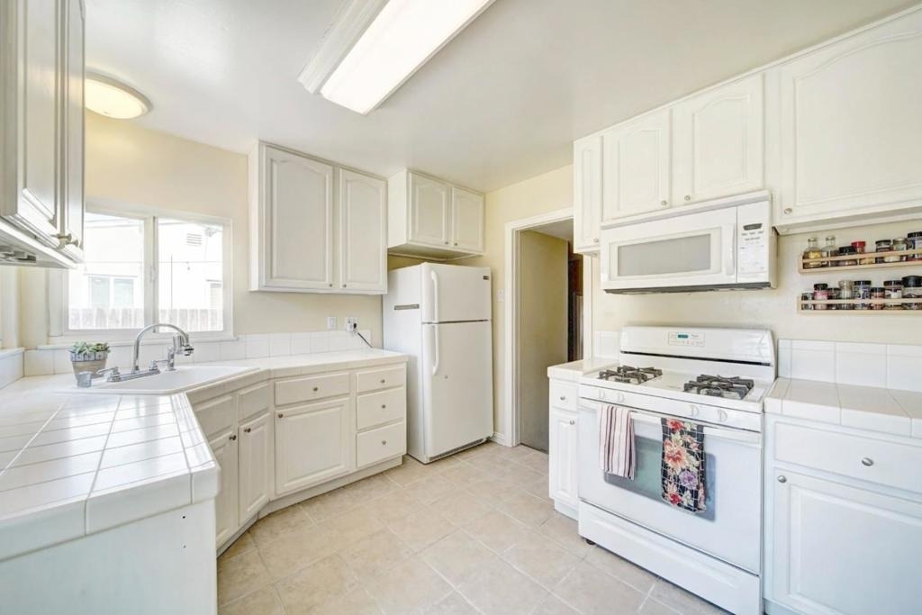 1024 Locust Street - Photo 11