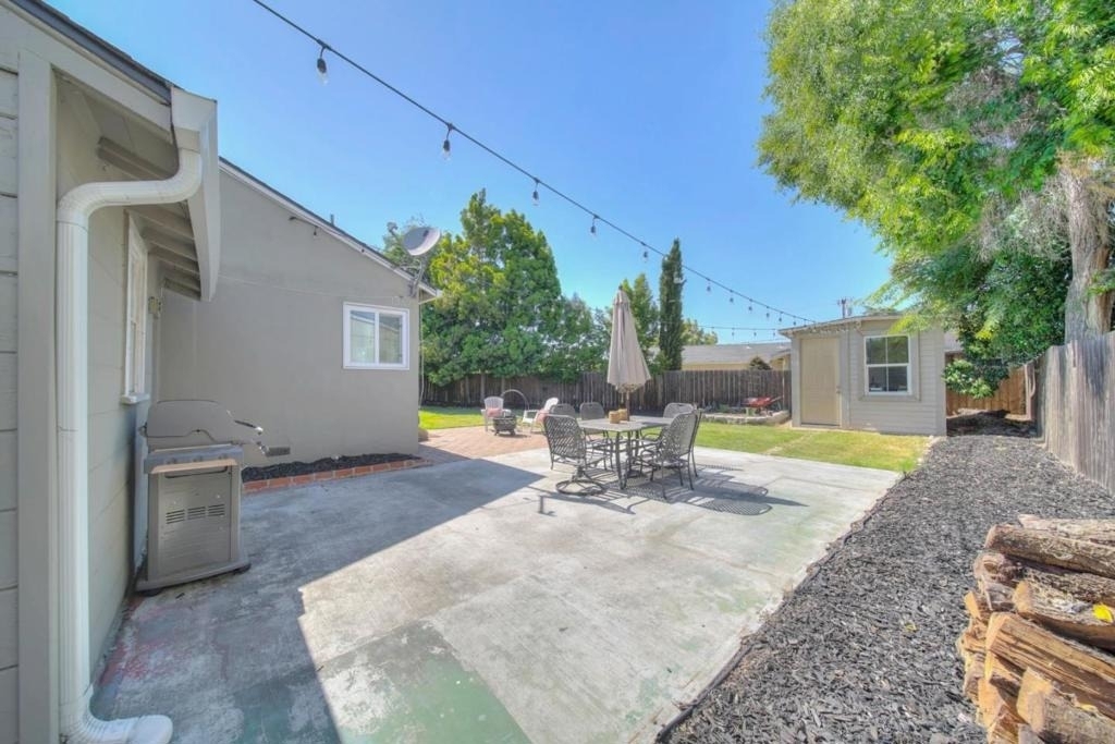 1024 Locust Street - Photo 16