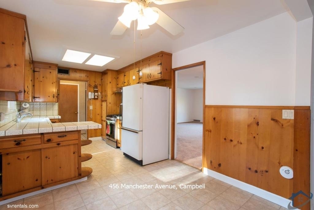 456 Manchester Avenue - Photo 5
