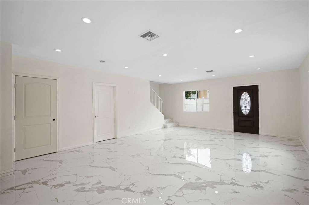 532 W Harvard St - Photo 5