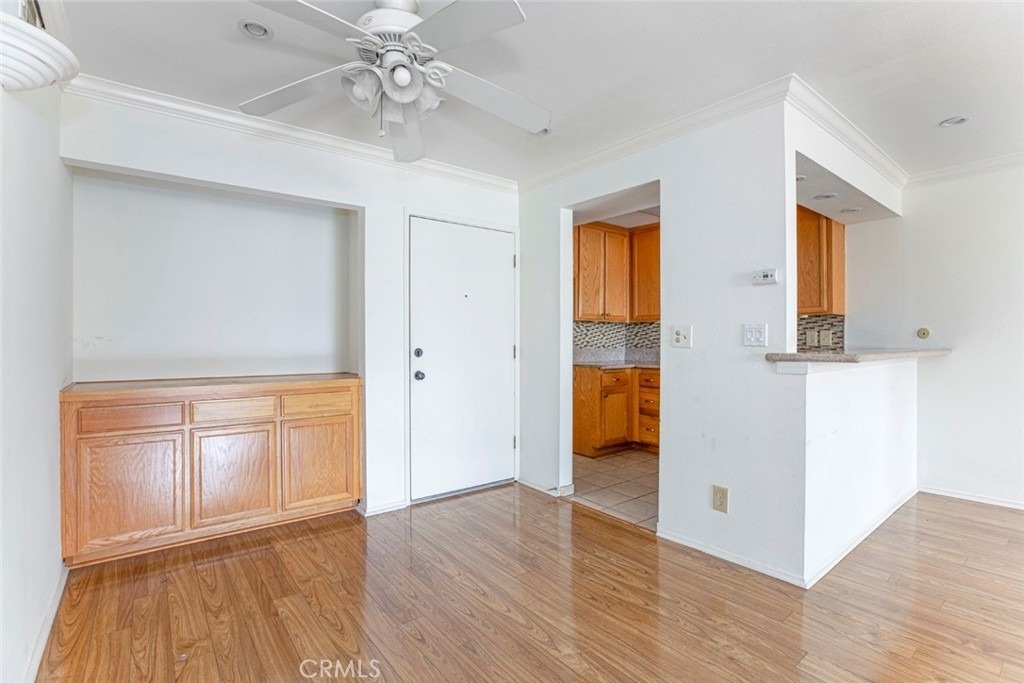 5325 Newcastle Ave. - Photo 4