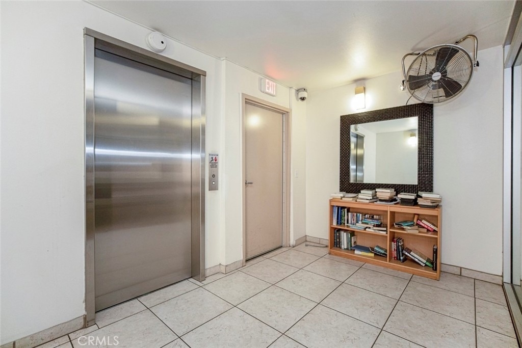 5325 Newcastle Ave. - Photo 12